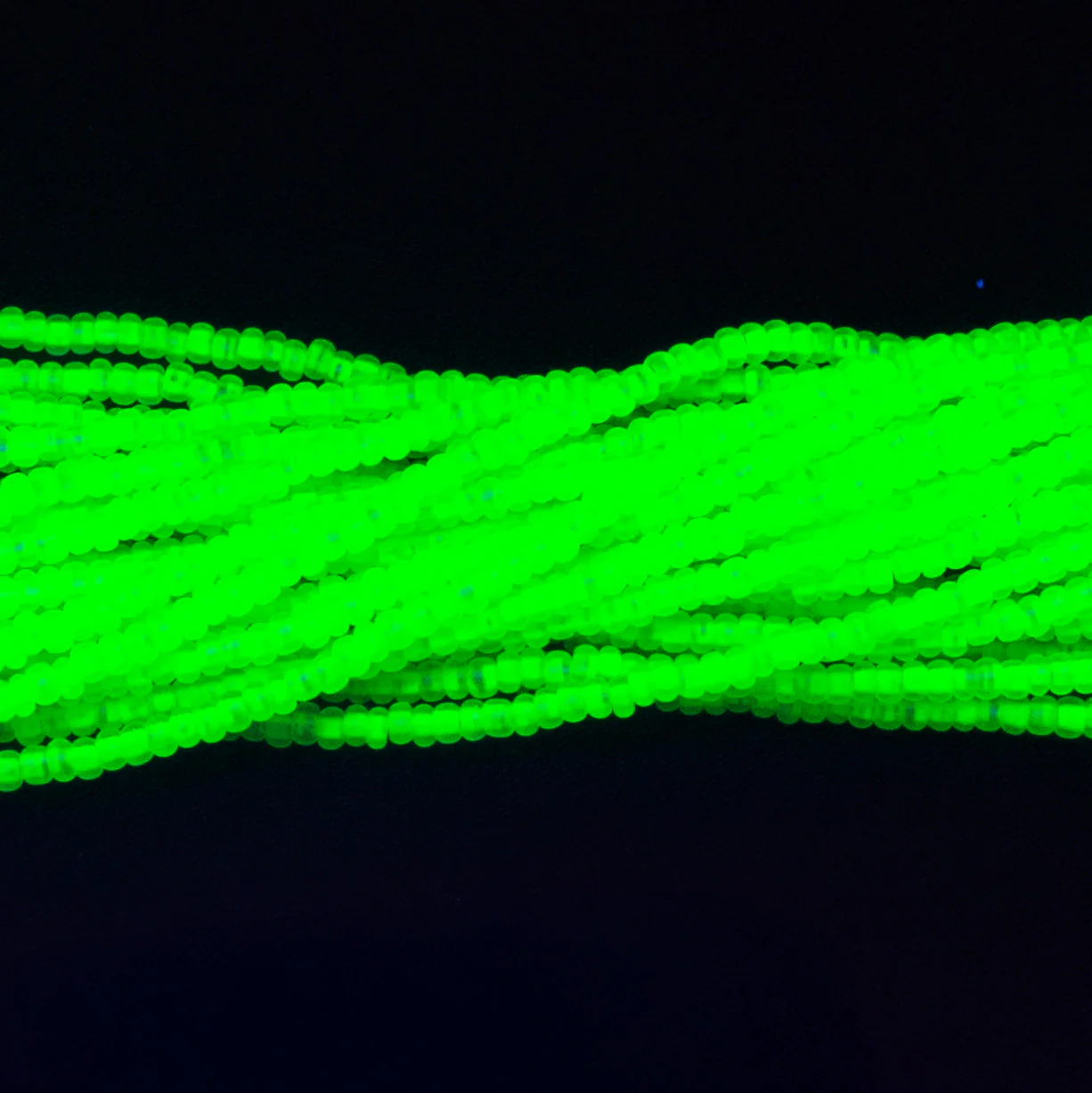 10SB684-NT: CZ Seed Bead Neon Green On Crystal 10/0 5HK - Image 2