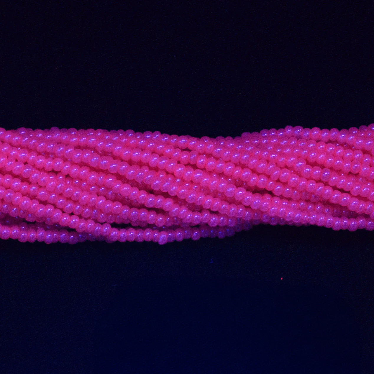10SB692-DY: CZ Seed Bead Dyed Pink On Alabaster 10/0 5HK - Image 2