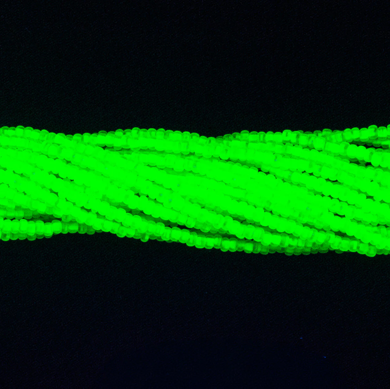 11SB684-NTR: CZ Seed Bead Neon Green On Crystal 11/0 -1 HK - Image 2