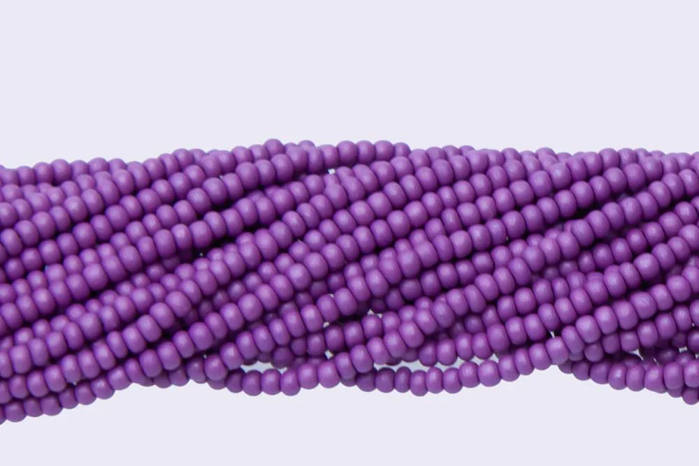 11SB949-MR: CZ Seed Bead Silk Red Grape Matte 11/0-1HK - Image 3