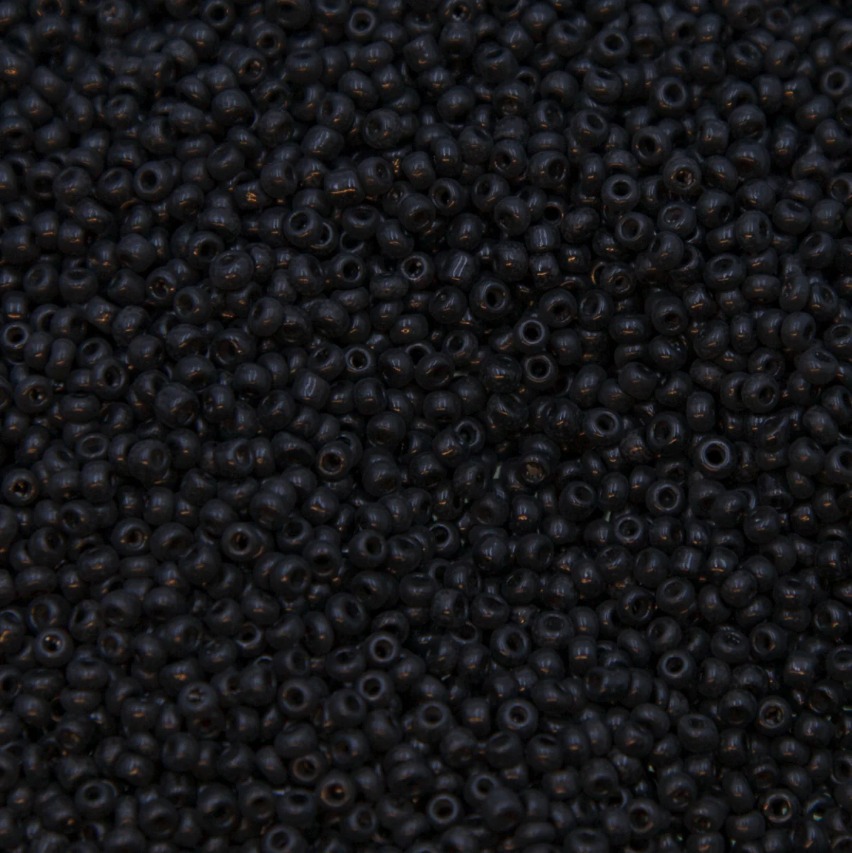 12SV109R: Vin Venetian Seed Bead Black #1 12/0-50GMs - Image 2