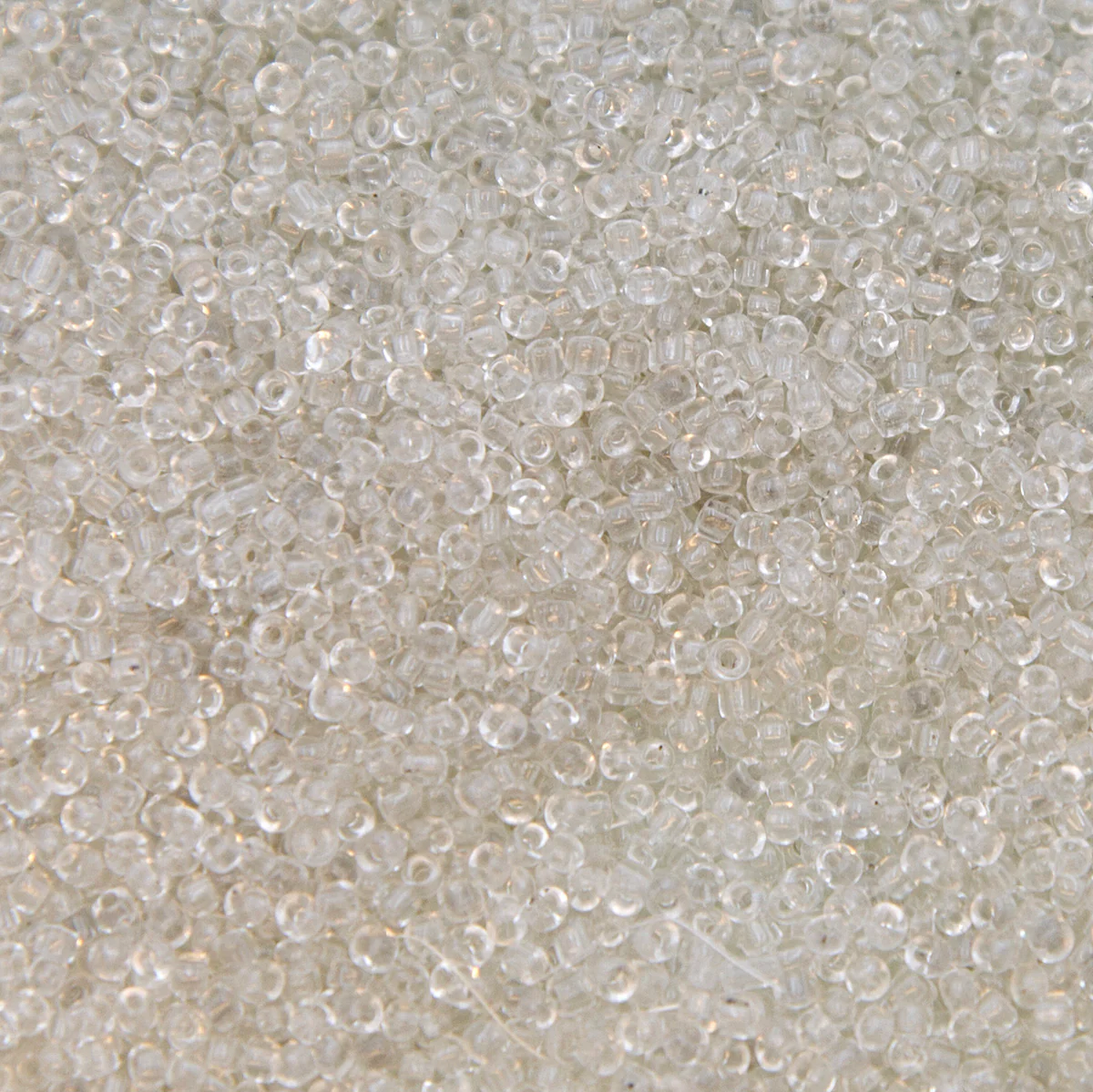 12SV212-SR: Vin Venetian Seed Bead Crystal 12/0-50GMs - Image 2