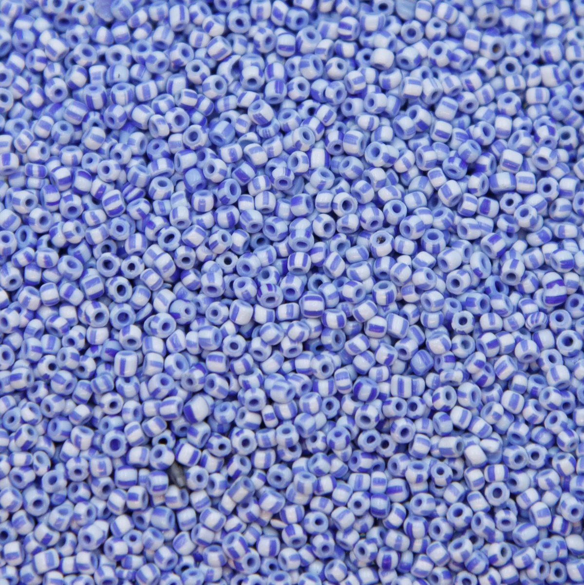 12SV2174R: Vin Venetian Seed Bead White/Blue Stripes 12/0-50GMs - Image 2