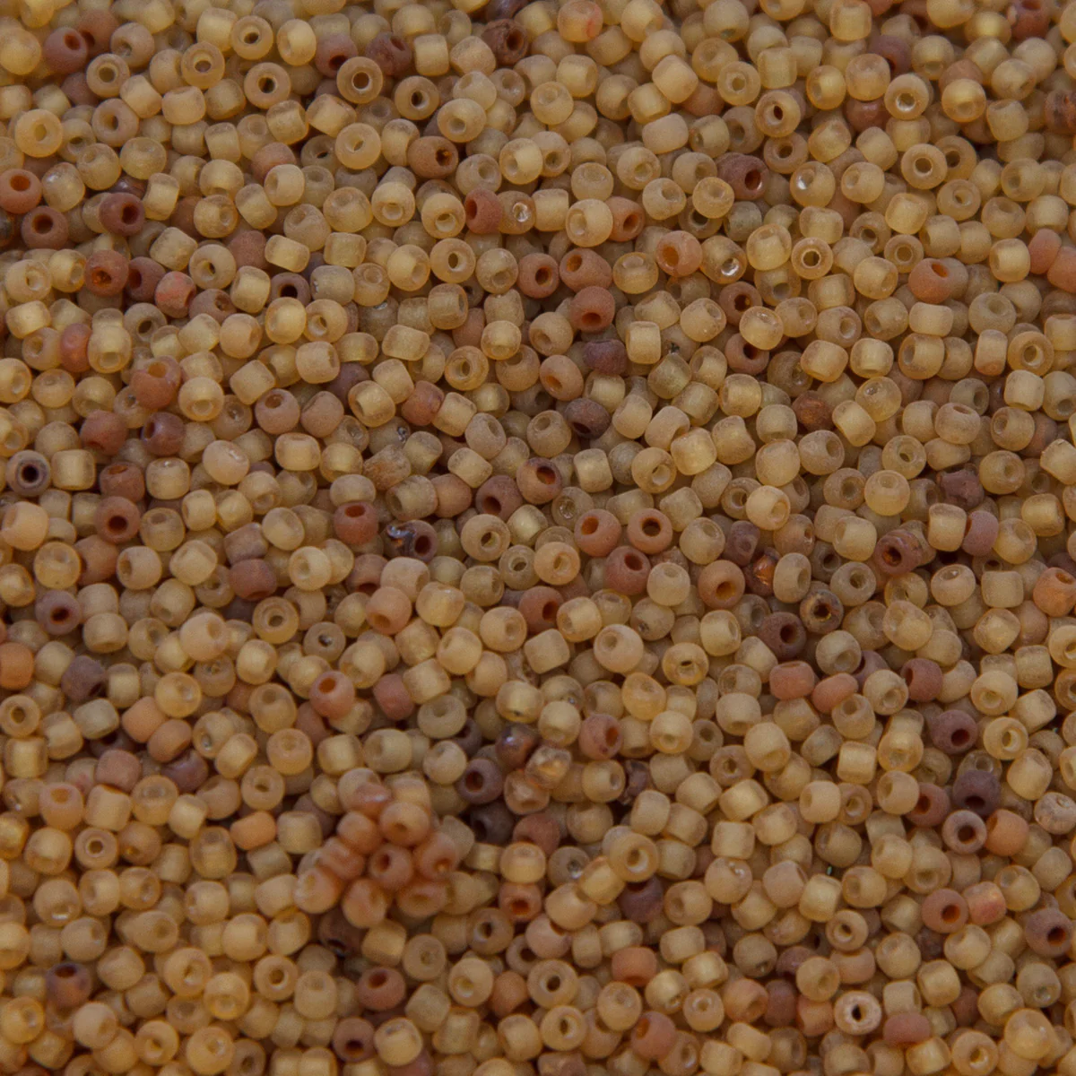 12SV253-19R: Vin Venetian Seed Bead Trans Gold #19 Unfinished 12/0-50GMs - Image 2