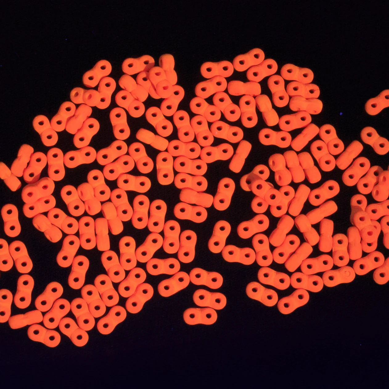 25TQ643-NS: Czech Infinity Red Silk Matte Prl 2x5mm - 1200 Pieces - Image 2