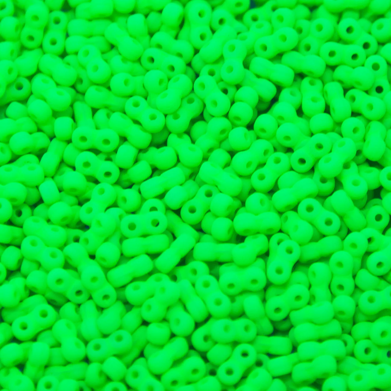 25TQ684-NM: Czech Infinity Neon Green Matte 2x5mm - 1200 Pieces - Image 2