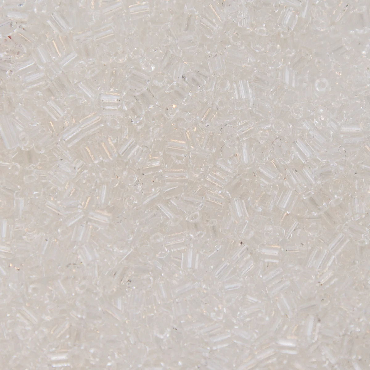 3SV6212R: Vin Ven Bugle Bead Crystal 3mm - 50GM