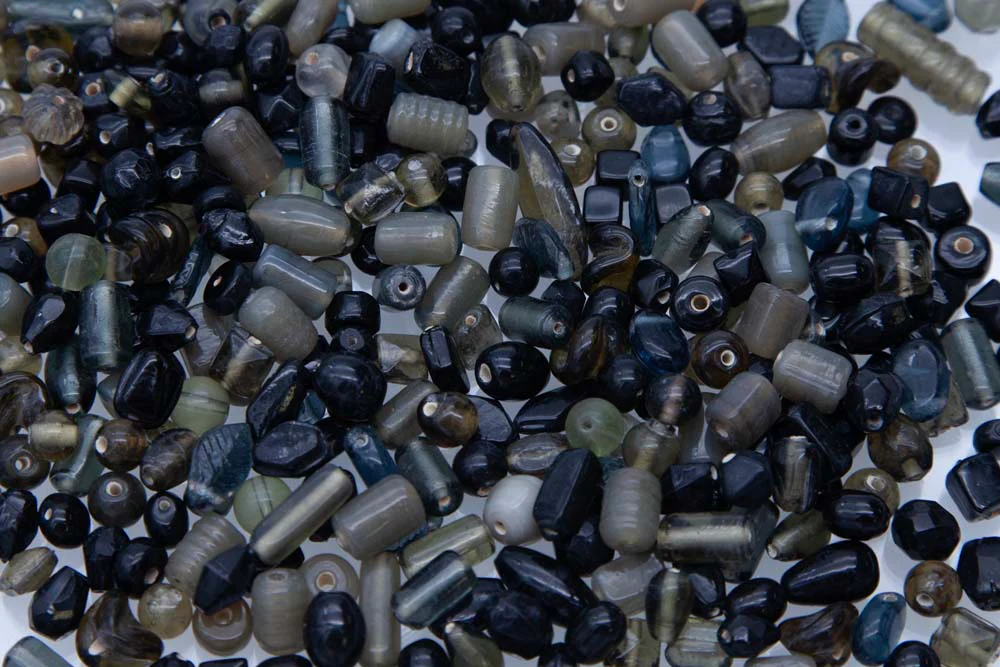 3VE509: India All Mixed Up Black/Grey 6 to 24mm - 200 Grams