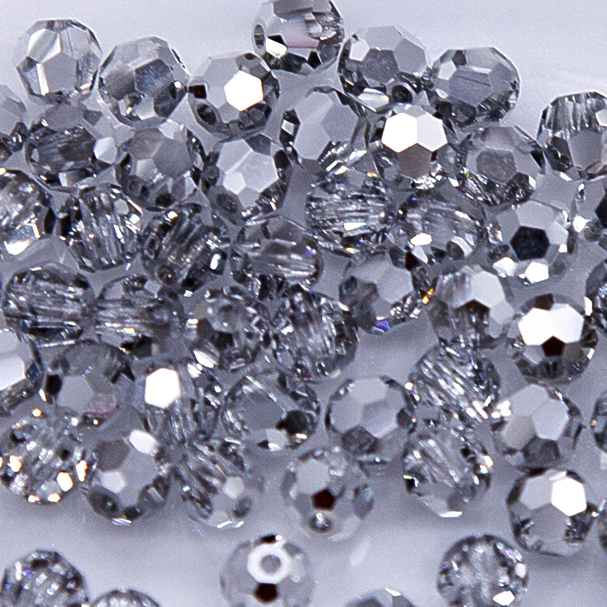 4CC812-HC: Preciosa Crystal Labrador 1/2 4mm-72PC - Image 2