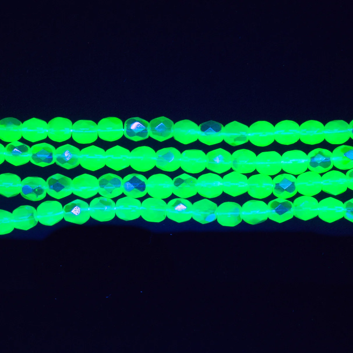 4FC580-SR: CZ FACET RD Opal Seafoam AB 4MM - 100PC - Image 2