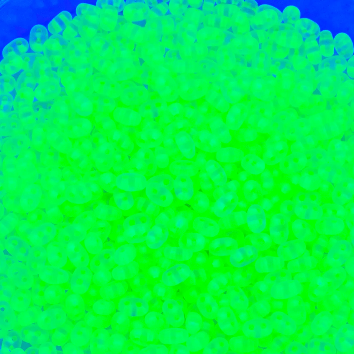 74SB622-N2R: CZ Twin 2-H SB Trans Neon Yellow 2.5x5mm 50GM - Image 2