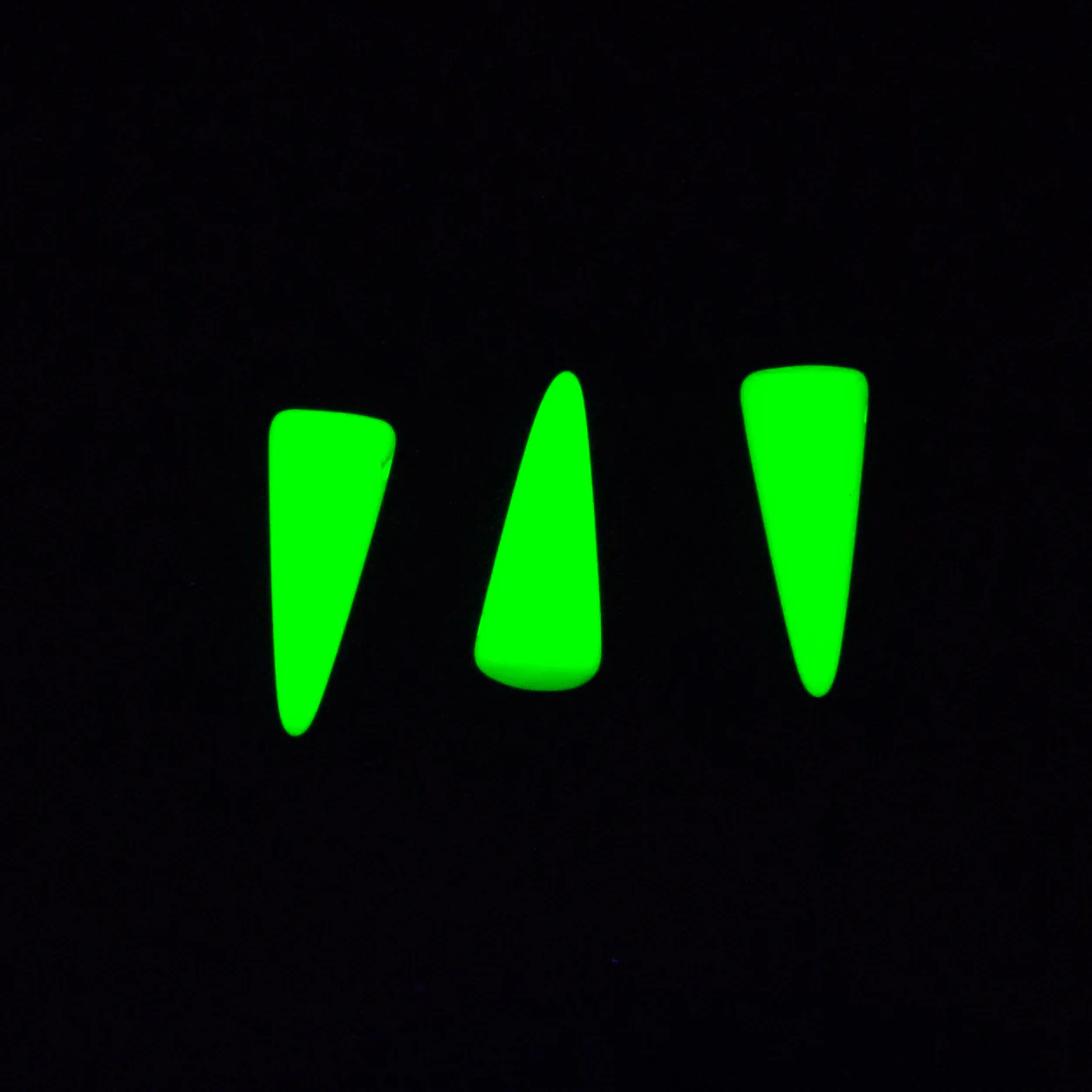7DP684-NMR: CZ Spike Neon Green Matte 7x17mm-6PC - Image 2