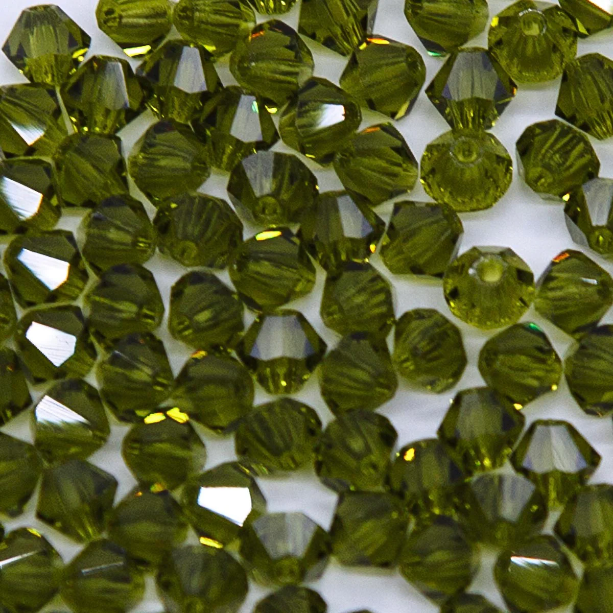 82CC283: Preciosa Crystal Dia Olivine 4mm-144PC - Image 2