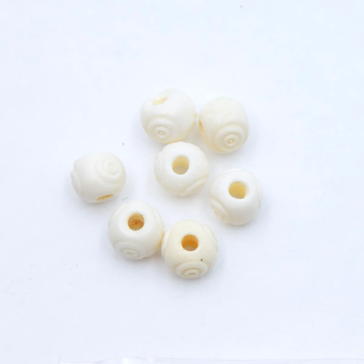 8BN114-C: Bone Cut Round 8mm Average 50 Pieces - Image 2
