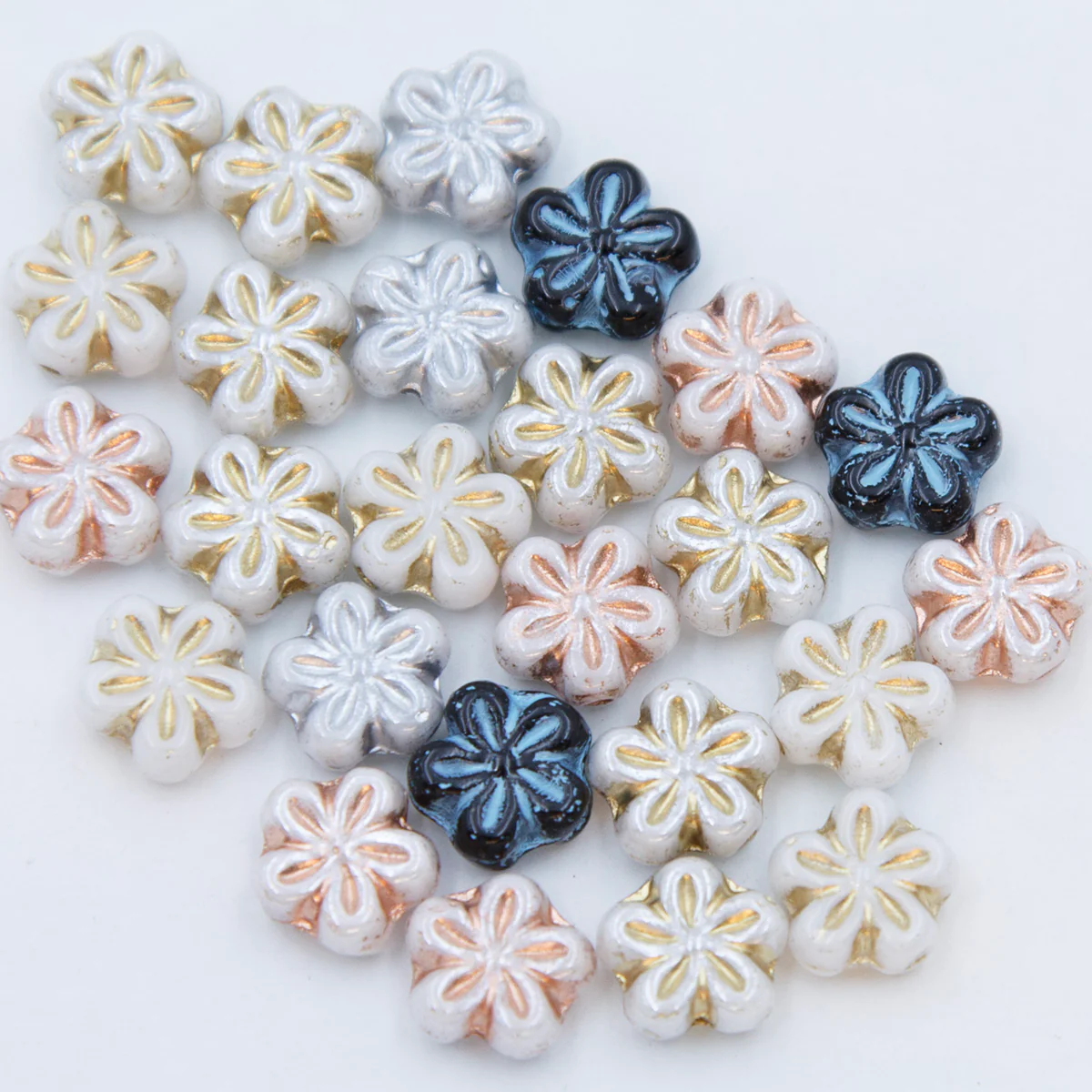 8FL525-1: CZ Flower Mix 8mm 25 Pieces - Image 2