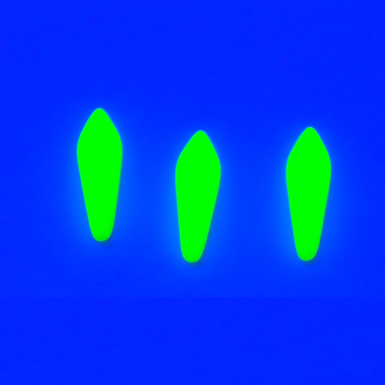 92DP622-NL: CZ Spear Neon Yellow Matte Loose 5x16mm 60PC - Image 2