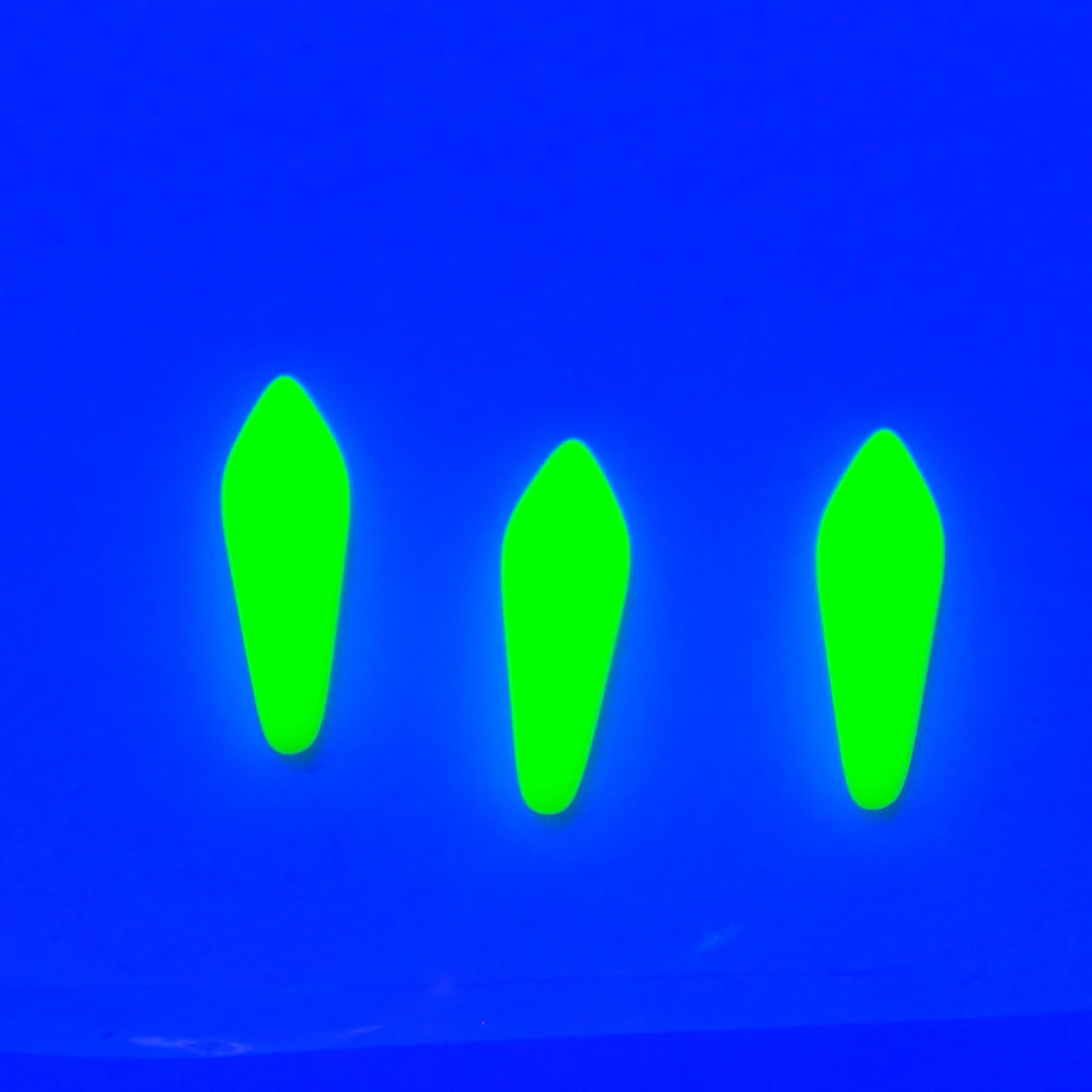 92DP622-NLR: CZ Spear Neon Yellow Matte Loose 5x16mm-15PC - Image 2