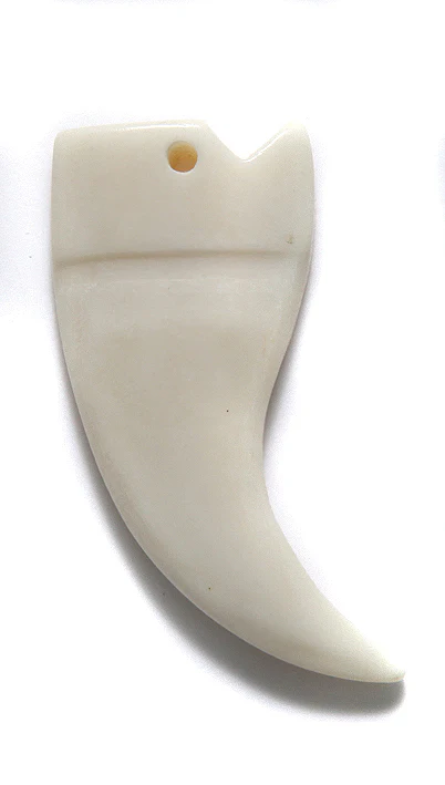 BN375-58: Bone Claw Shape White 22x46mm 3 Pieces